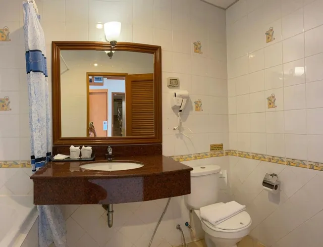 غرفة سوبيريور ديلوكس بسرير مزدوج أو سريرين منفصلين، Seaview Hotel Sriracha 10/10