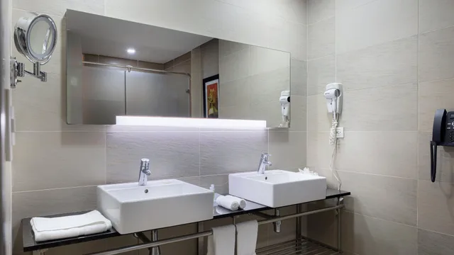 جناح بسرير كينج مع دخول الصالة، Holiday Inn Santo Domingo 5/7