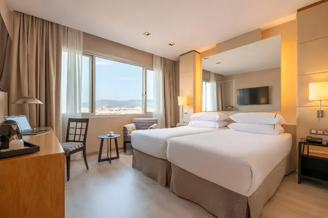 Connecting, Family, Single Bed, Hotel Hesperia Barcelona Presidente 1/2