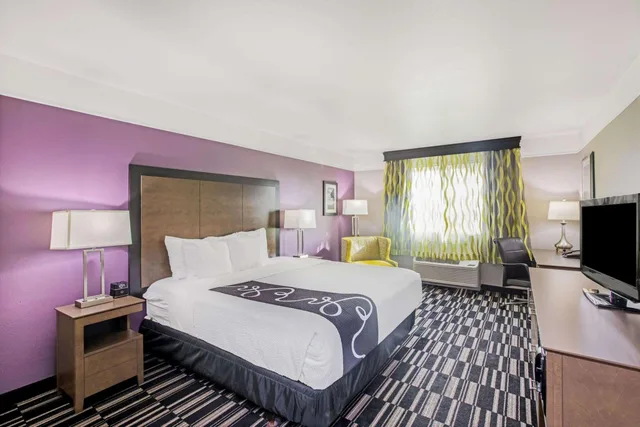 غرفة ديلوكس بسرير كينج، La Quinta Inn & Suites by Wyndham Modesto Salida 1/1