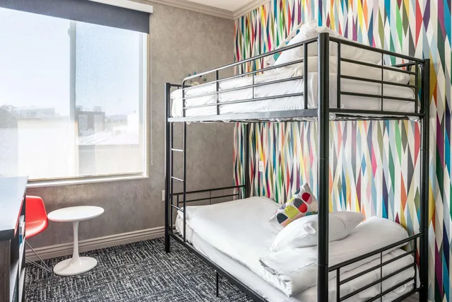 family suite, multiple beds، Signature San Francisco 7/7