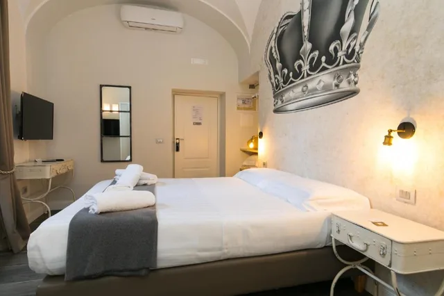 غرفة ديلوكس بسرير كوين، Trevi Contemporary Suite 10/10