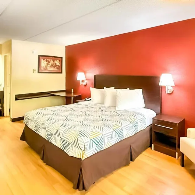 Room, King Bed, Smoking, Accessible, Motel 6 Atlanta Smyrna / Ballpark 1/4