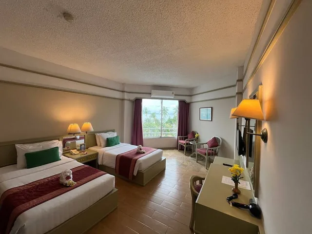 Wave, Twin Beds، Cholchan Pattaya Beach Resort 6/10