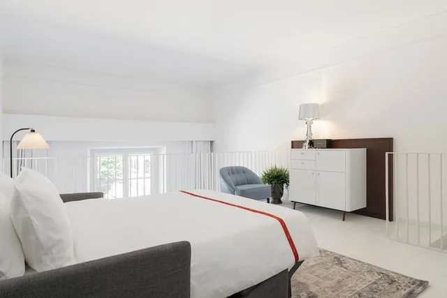 Maisonette, King Bed, Sofa، Ruby Bea Hotel Florence 3/3