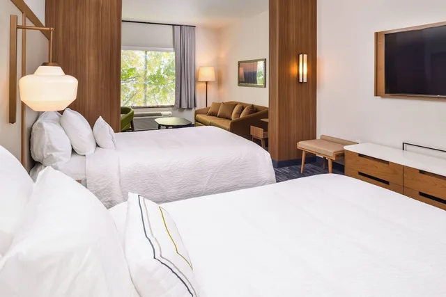 غرفة بسريرين كوين مع أريكة، Fairfield Inn & Suites by Marriott Fort Worth Southwest at Cityview 1/1