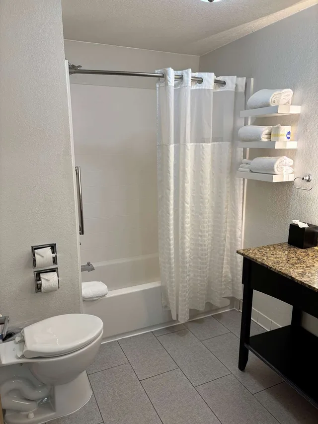 جناح بسرير كينج، Best Western Celina 1/2