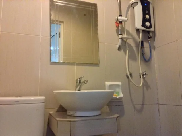 Room, Queen Bed, No Window، Maxim Hotel 2/2
