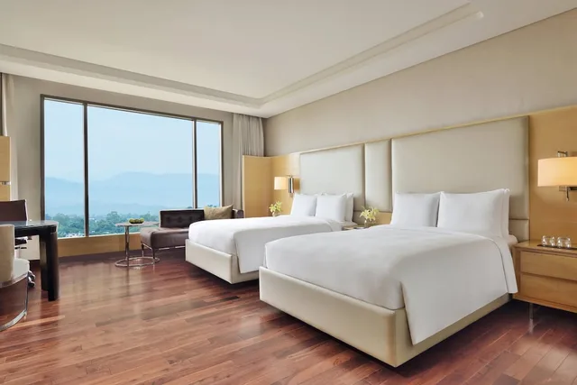 غرفة كلوب تنفيذية بسريرين منفصلين بحوض استحمام، Jw Marriott Hotel Chandigarh 5/10