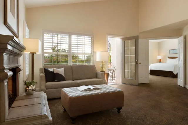 Private, 1 Bedroom, Suite, King Bed, Balcony or Patio, Sofa, Bathtub، Fairmont Scottsdale Princess 2/5