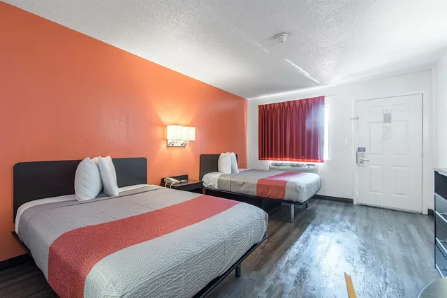 غرفة قياسية بسرير كوين، Motel6 Norcross, GA - Atlanta Northeast 4/10