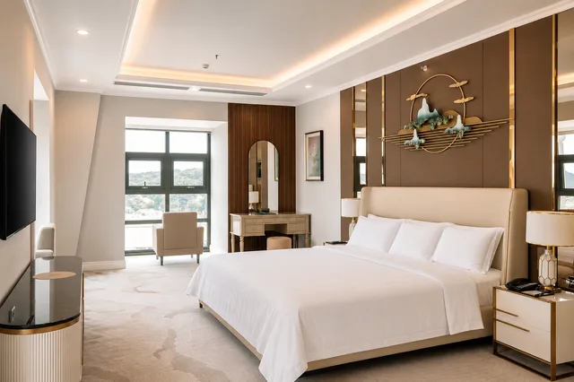 Luxury, Suite, King Bed, MerPerle Dalat Hotel 1/2