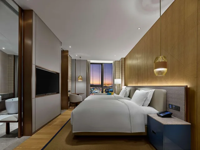 Executive, Twin Beds, Lagoon View، Hilton Hainan Ocean Flower Island 1/2