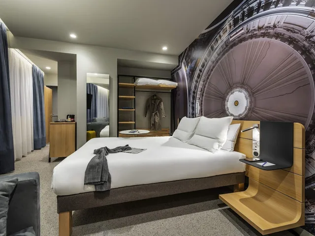 غرفة سوبيريور بسرير مزدوج مع أريكة، NOVOTEL BELLEVILLE PARIS 20 4/8