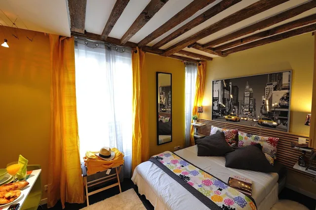 Sunset, Studio، Les Patios Du Marais 1/2