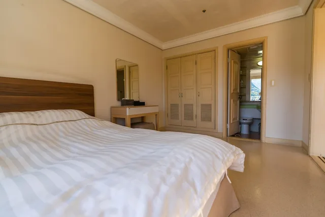 West, Suite, 3 Futon Beds, Sono Belle Danyang 1/2