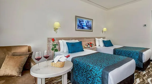 غرفة ثلاثية بإطلالة، Kimeros Ma Biche Hotel And Thalasso 3/4