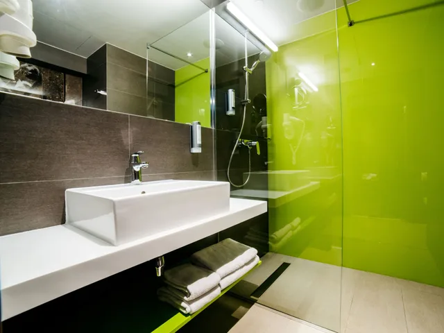 غرفة قياسية بسريرين منفصلين، Q Hotel Plus Krakow 2/3