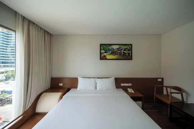 غرفة سوبيريور بسرير كينج بإطلالة جزئية على البحر، Tamarind Hotel Da Nang 2/10