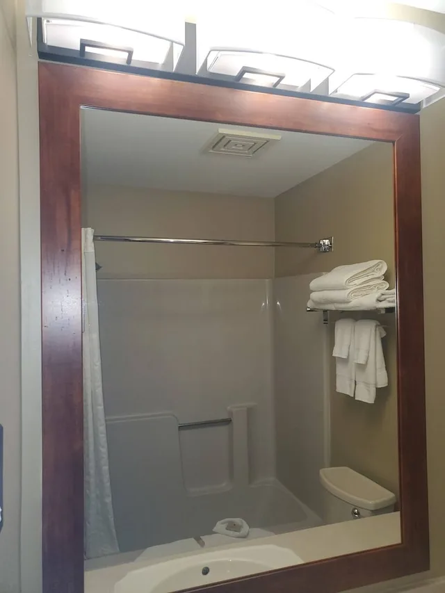 غرفة قياسية بسرير كينج، Country Inn at The Mall 5/5