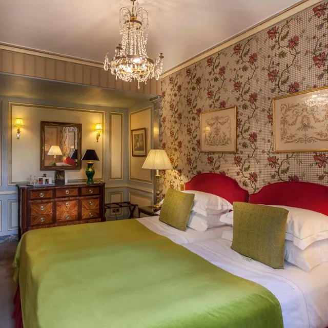 جناح بسرير مزدوج، Duc De Saint-Simon 5/10