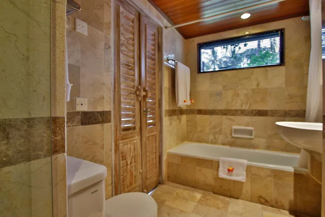جناح جونيور بسرير مزدوج بإطلالة على المسبح، The Jayakarta Lombok Beach Resort and Spa 6/8