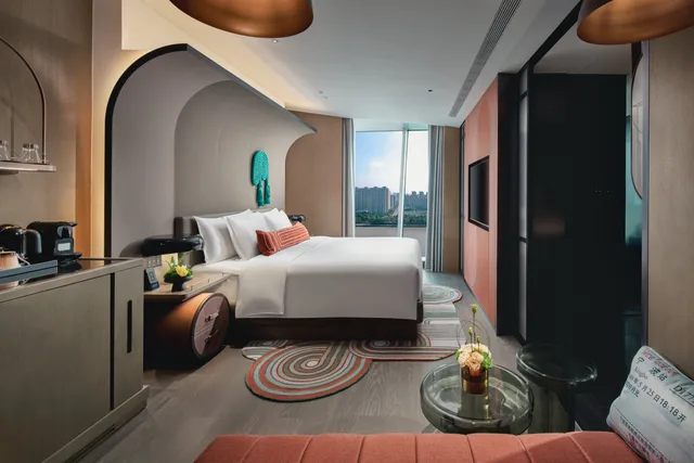 غرفة قياسية بسرير كينج بإطلالة على النهر، Hotel Indigo Ningbo Riverside 3/3