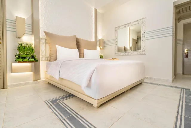 Aqua Marine, Double or Twin Bed, Beach Front، TOP Domina Coral Bay Resort 2/4