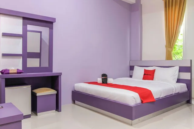 غرفة بسرير مزدوج، Reddoorz Plus Near Stasiun Bekasi 3/8