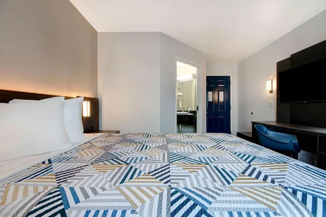 غرفة بسرير كوين لغير المدخنين، Motel6 Pharr, TX 2/8