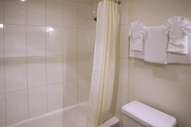 Suite, 2 Queen Beds, Kitchen, Aladdin Inn Suites 3/3