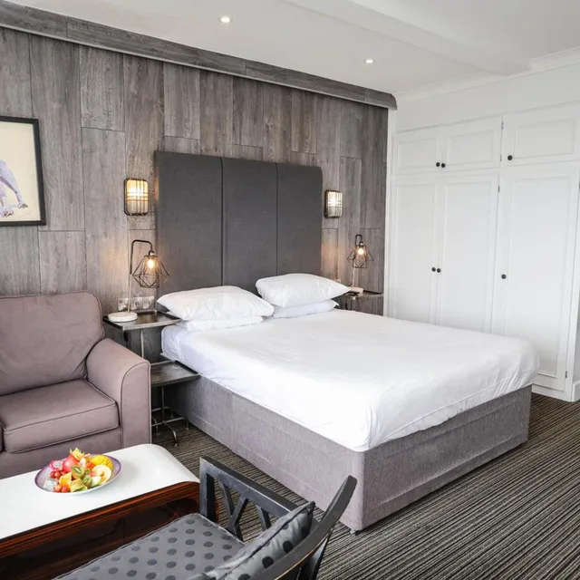 غرفة سوبيريور بسرير مزدوج بإطلالة على البحر بشرفة، The Cumberland Hotel - Oceana Collection 6/10