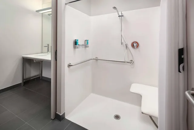 Aloft, Guest Room, King Bed، ALOFT MIAMI AIRPORT 3/5