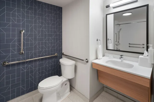 غرفة بسرير كينج لذوي الإعاقة، Spark by Hilton Decatur 4/5