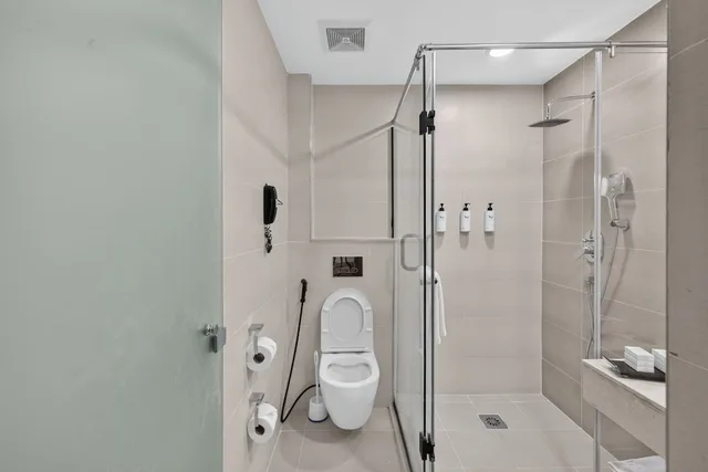 Superior, Triple, 1 Single and 2 Queen Beds، PrideInn Azure Hotel Nairobi Westlands 7/7