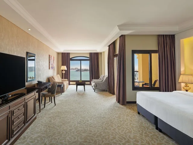 جناح جونيور بسرير كينج، Pullman Al Marjan Island Resort 2/10
