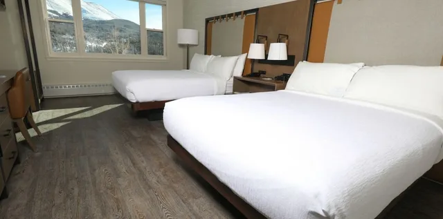 غرفة بسريرين كوين بإطلالة على الجبل، The Lodge at Breckenridge 10/14