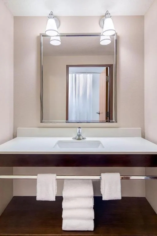 Junior, Studio, 2 Queen Beds, Sofa, Large, Accessible, Four Points by Sheraton Cocoa Beach 4/4
