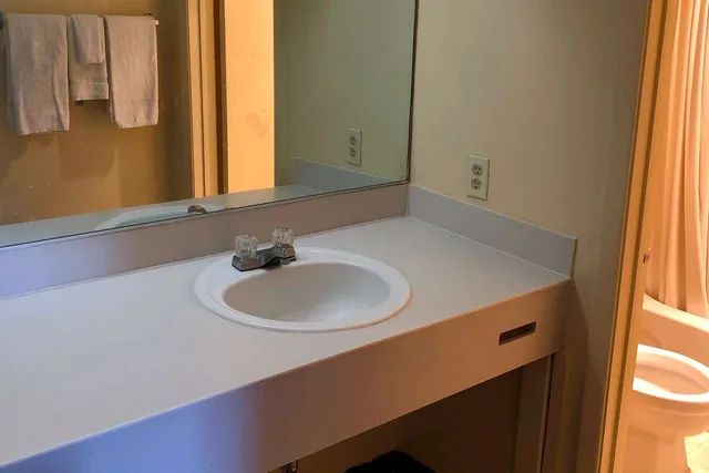 غرفة بسرير كينج لغير المدخنين، Night Inn by Hotel O Selma I 95 2/2
