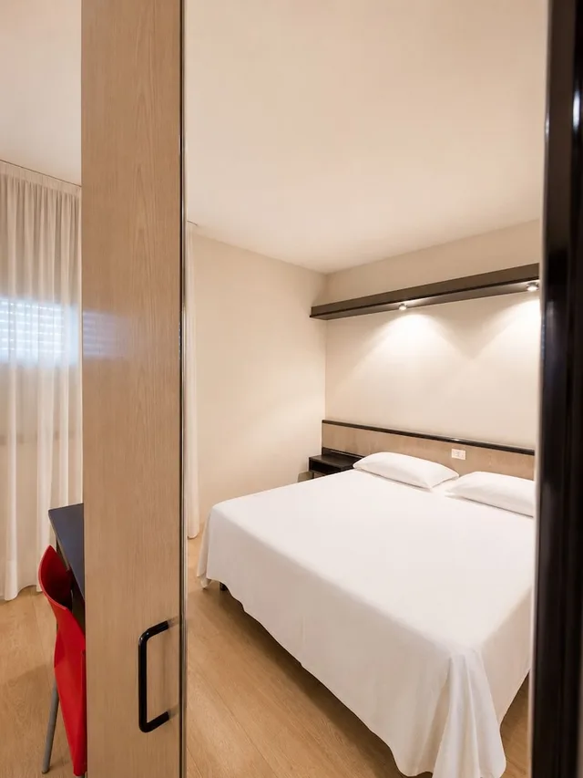 غرفة قياسية بسرير مزدوج، HOTEL PARIGI 2 7/8