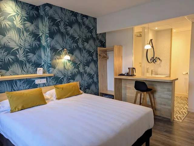غرفة سوبيريور بسرير مزدوج، The Originals Aurillac Grand Hotel Saint Pierre 5/9