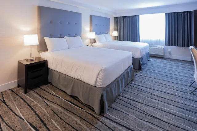 غرفة تنفيذية بسريرين كوين، Prestige Treasure Cove Resort 1/3