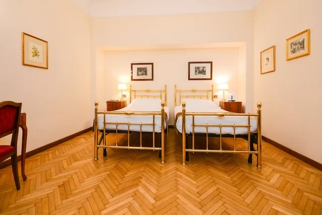غرفة سوبيريور بسريرين منفصلين، Vittoria Hotel 1/5