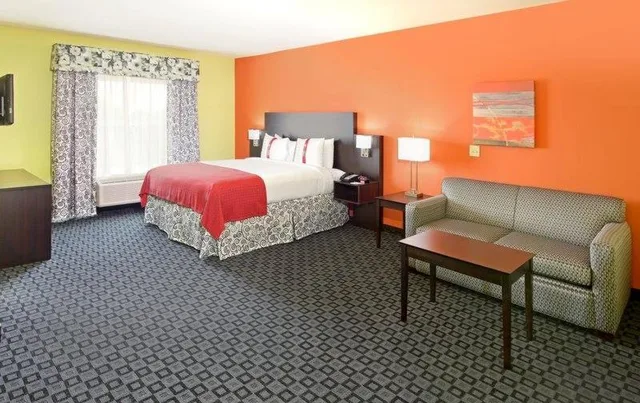 جناح تنفيذي بسرير كينج، Holiday Inn Garland 7/10