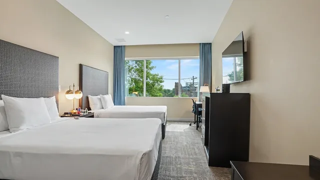 غرفة ديلوكس بسريرين كوين، Hotel Troy, Trademark Collection by Wyndham 2/5