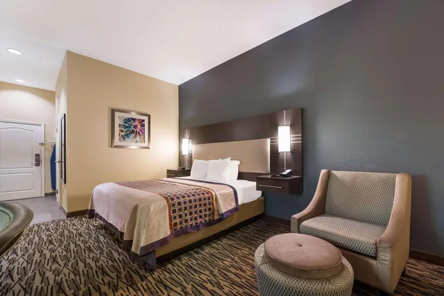 غرفة ديلوكس بسرير كينج، Best Western Bradbury Inn & Suites 3/9