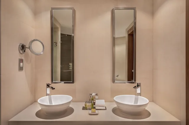 Relaxation, Suite, Double Bed, Sea View, Balcony, HILTON MALTA 3/4