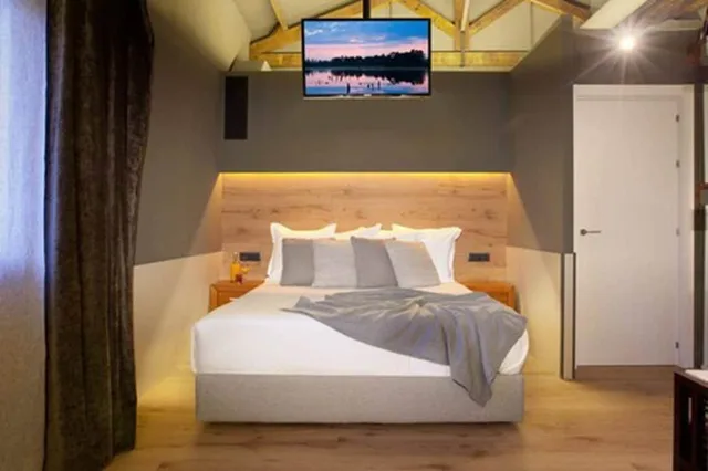 3 Bedrooms, Apartment, 1 Double and 4 Single Beds، Enjoybcn Miro Apartments 2/10