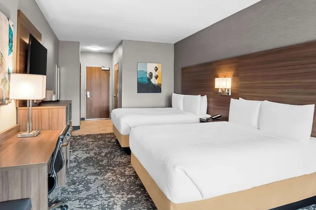 غرفة قياسية بسريرين كوين، Best Western San Bernardino Hotel 1/2