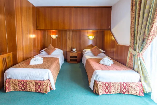 غرفة عائلية بسرير كوين وسريرين منفصلين بغرفة نوم واحدة، Hotel Excelsior Planet 6/7